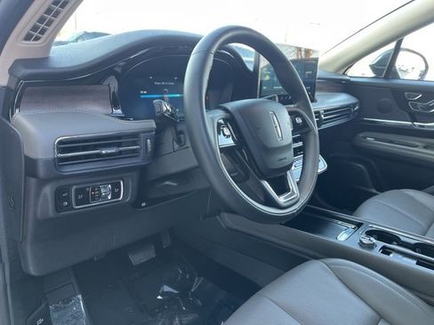 Used 2025 Lincoln Corsair Grand Touring image 25