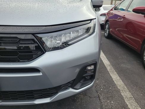 Used 2025 Honda Odyssey Touring image 6
