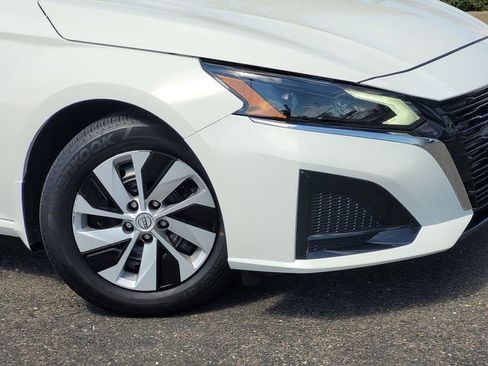 Certified 2025 Nissan Altima 2.5 S FWD image 9