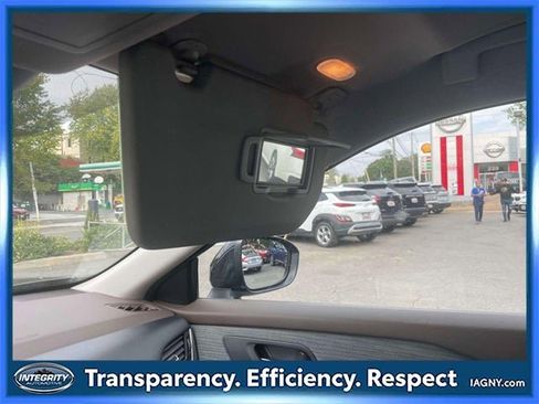 Certified 2023 Nissan Rogue SV image 32