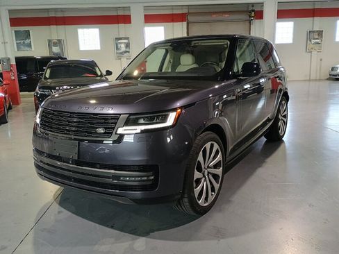Used 2023 Land Rover Range Rover SE AWD/4WD image 1