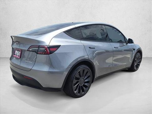 Used 2024 Tesla Model Y Long Range AWD/4WD image 5