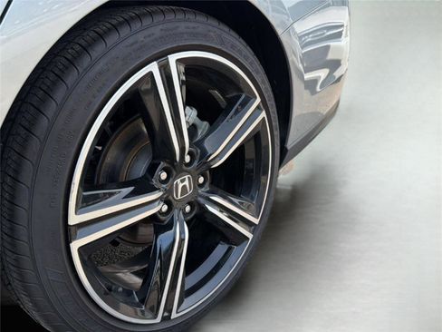 Used 2024 Honda Accord Sport image 9