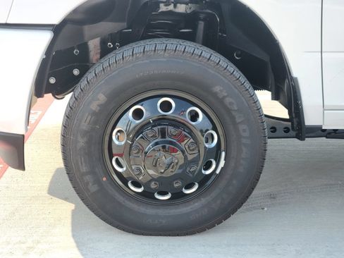New 2027 RAM 3500 Big Horn AWD/4WD image 10