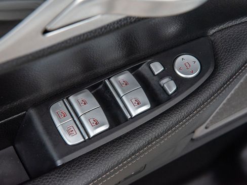 Used 2019 BMW 740i w/ M Sport Package image 35