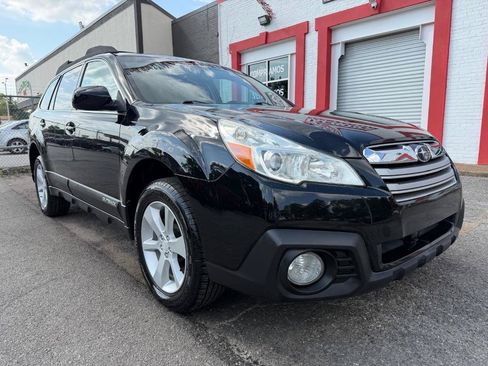 Used 2013 Subaru Outback 2.5i Premium AWD/4WD image 3