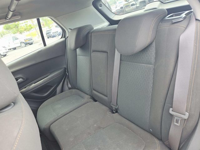 Used 2018 Chevrolet Trax LS FWD image 9