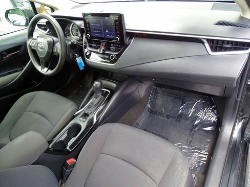 Used 2022 Toyota Corolla LE FWD image 30
