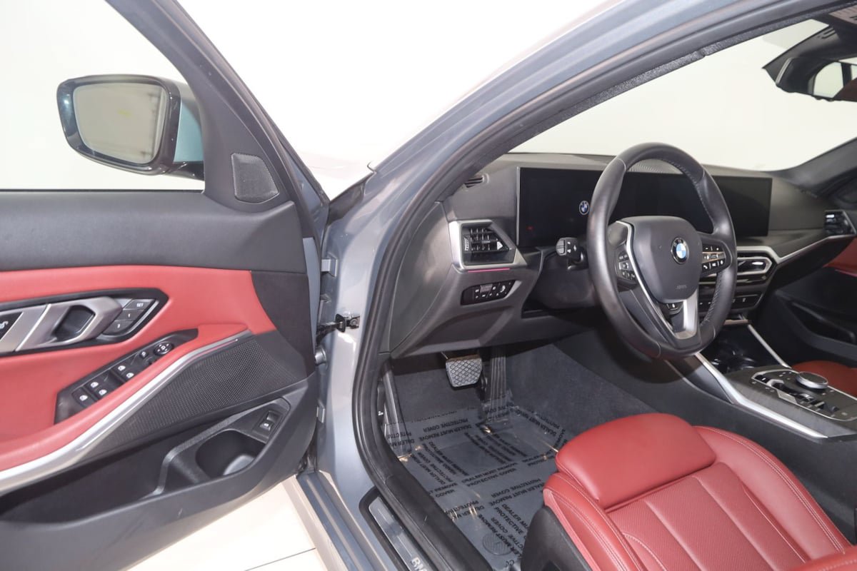 Used 2023 BMW 330i xDrive Sedan w/ Convenience Package AWD/4WD image 40