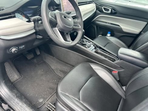 Used 2025 Jeep Compass Limited AWD/4WD image 7