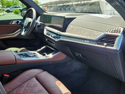 Used 2025 BMW X5 xDrive50e w/ Climate Comfort Package AWD/4WD image 17