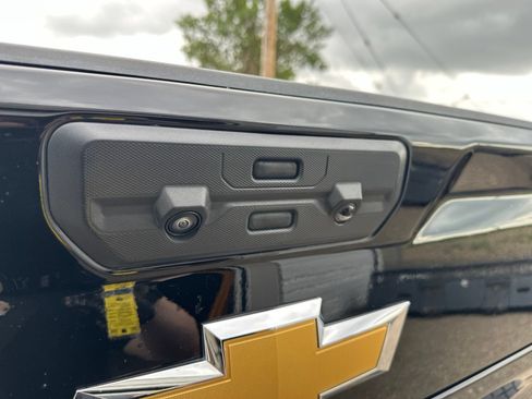 Used 2024 Chevrolet Silverado 2500 LTZ w/ LTZ Plus Package AWD/4WD image 11