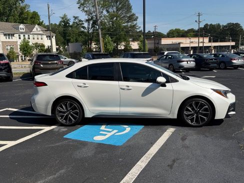 Used 2020 Toyota Corolla SE FWD image 4