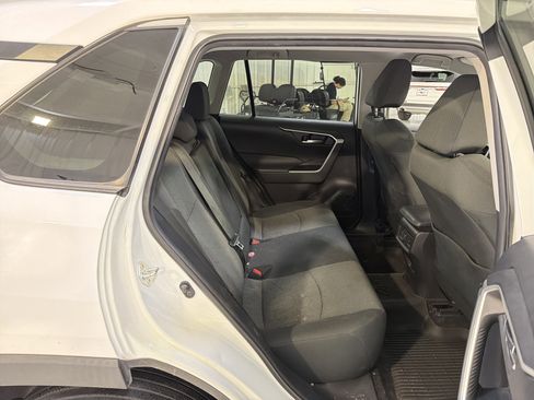 Used 2021 Toyota RAV4 XLE image 12