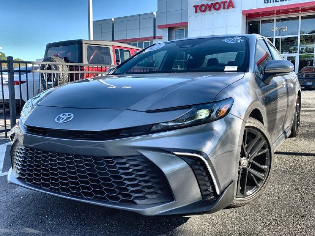 Used 2026 Toyota Camry SE FWD image 1