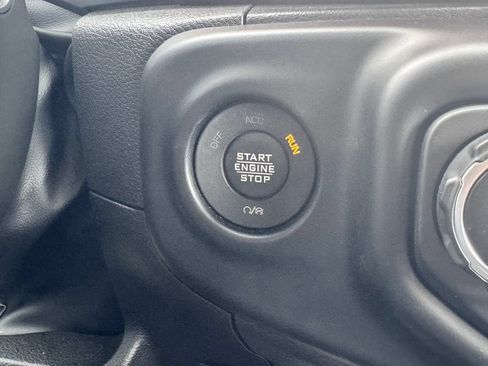 Used 2023 Jeep Wrangler Unlimited Rubicon w/ Cold Weather Group AWD/4WD image 30