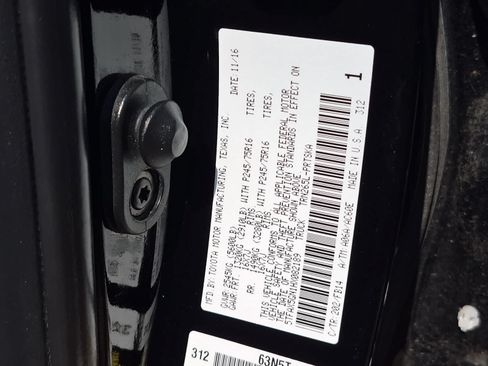 Used 2017 Toyota Tacoma SR RWD image 34