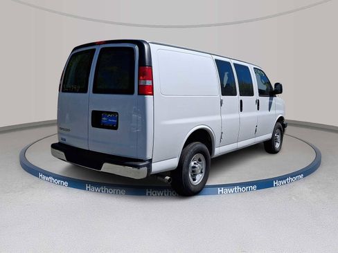 Used 2024 Chevrolet Express 2500 w/ Driver Convenience Package RWD image 6