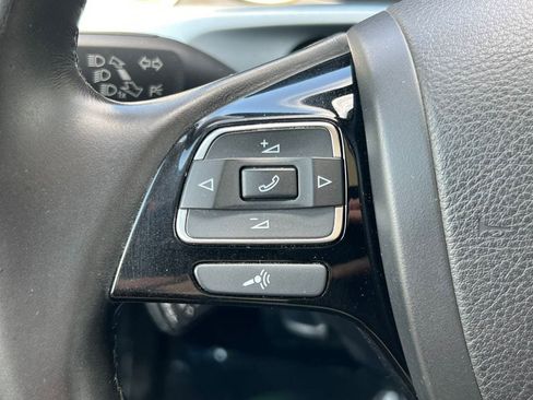 Used 2012 Volkswagen Touareg TDI AWD/4WD image 19