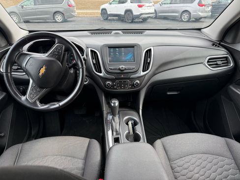 Used 2018 Chevrolet Equinox LT image 17