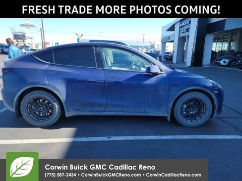Used 2022 Tesla Model Y Long Range image 6