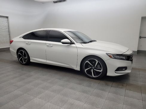 Used 2018 Honda Accord Sport image 11