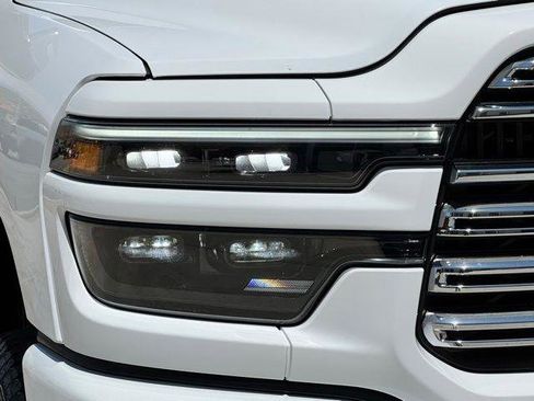 Used 2025 RAM 2500 Laramie AWD/4WD image 4