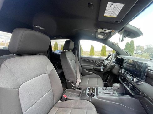 Used 2023 Chevrolet Colorado W/T image 2