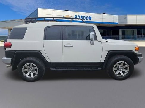 Used 2014 Toyota FJ Cruiser 4WD w/ Upgrade Package image 7