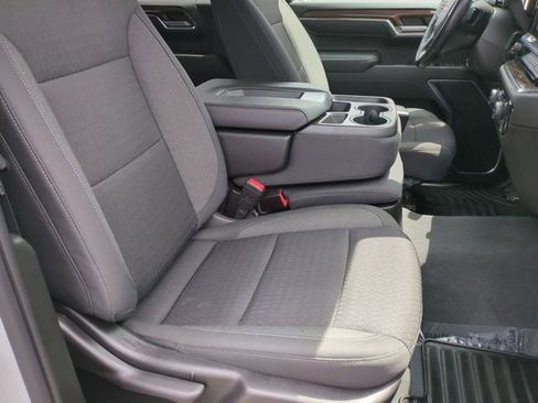 Used 2022 Chevrolet Silverado 1500 LT AWD/4WD image 39
