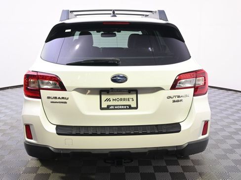 Used 2016 Subaru Outback 3.6R Limited AWD/4WD image 5