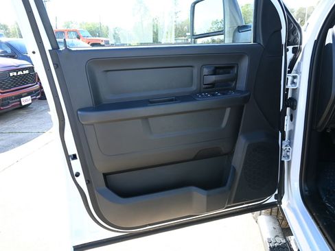 New 2026 RAM 2500 Tradesman w/ Chrome Appearance Group image 9