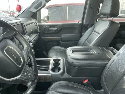 Used 2022 GMC Sierra 2500 Denali w/ Denali Black Diamond Edition AWD/4WD image 4
