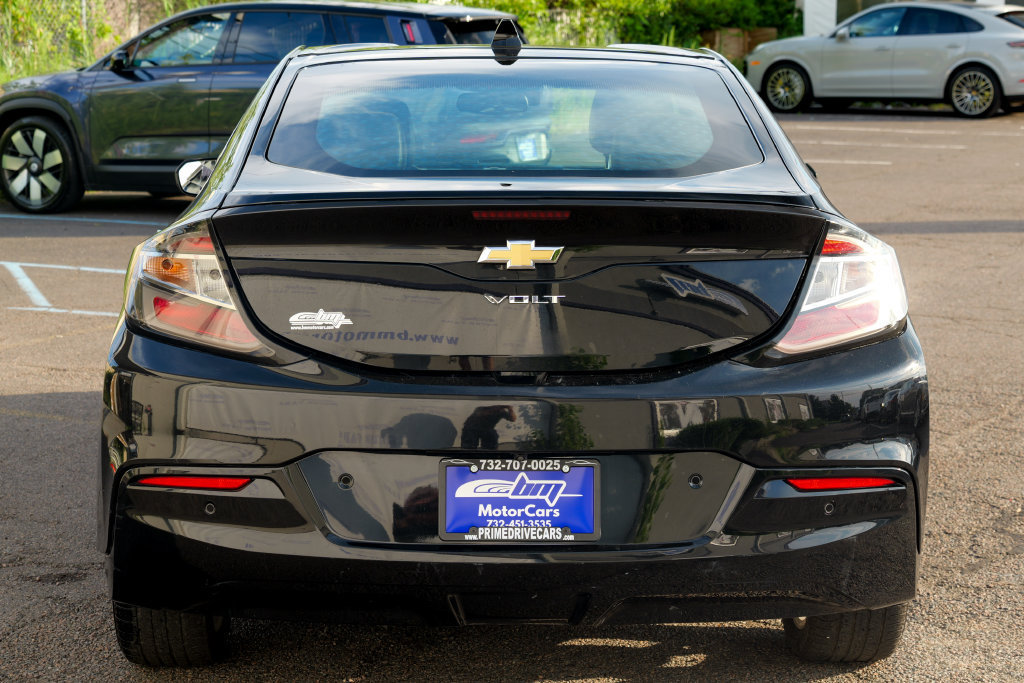 Used 2018 Chevrolet Volt Premier w/ Driver Confidence Package FWD image 6