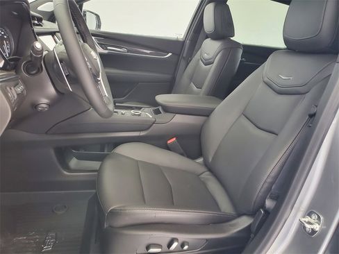 New 2026 Cadillac XT5 Sportv w/ LPO, Onyx Lite Package image 7