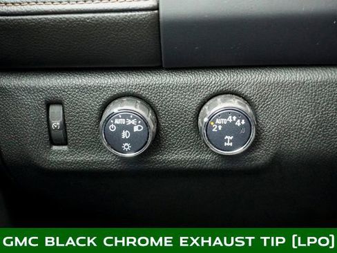 Used 2022 GMC Canyon AT4 image 25