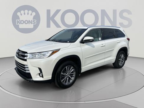 Used 2018 Toyota Highlander XLE AWD/4WD image 1