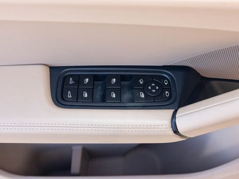 Used 2024 Porsche Cayenne Coupe image 21