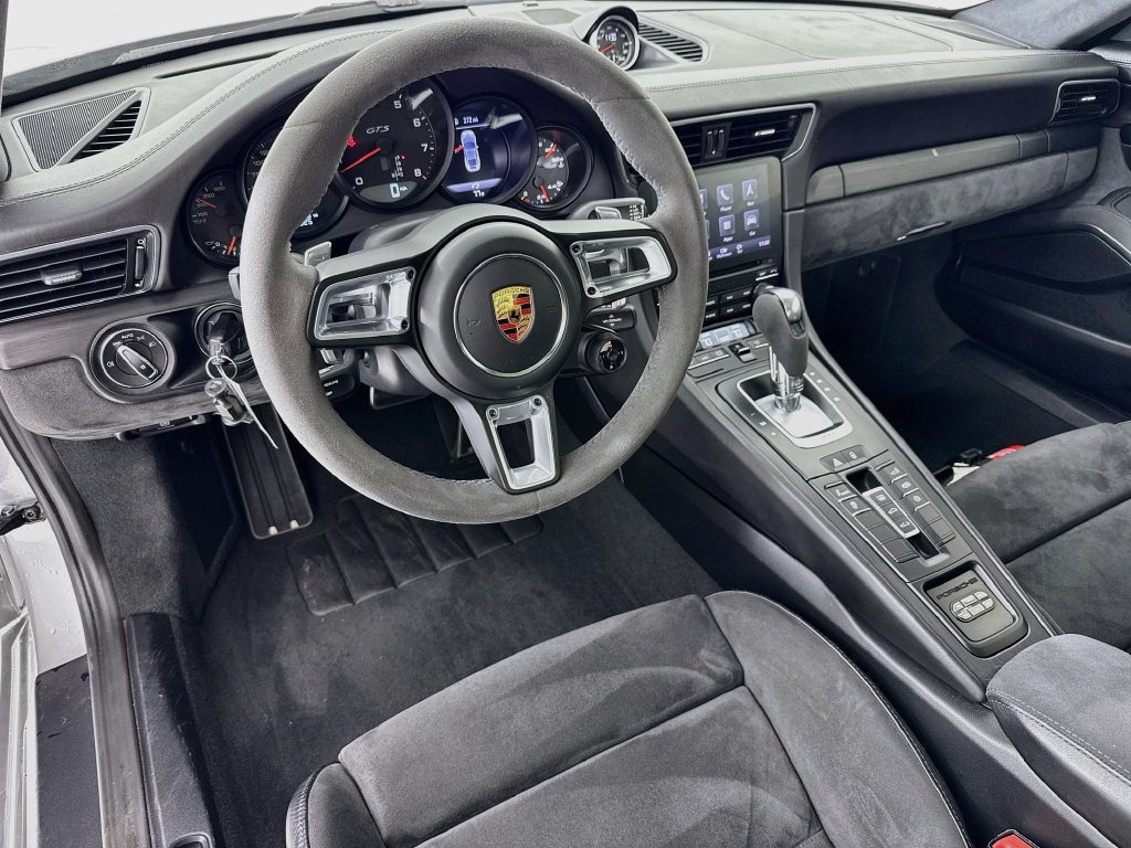 Certified 2019 Porsche 911 Carrera GTS RWD image 4