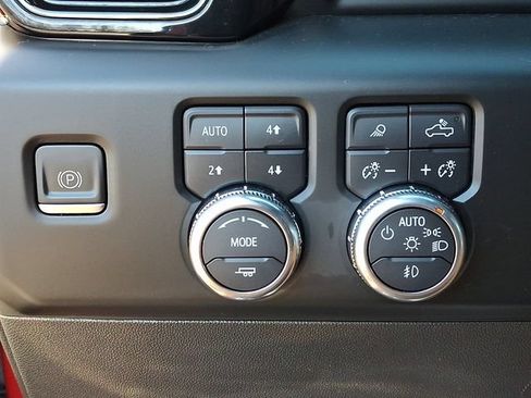 Used 2023 GMC Sierra 1500 AT4 w/ AT4 Premium Package AWD/4WD image 26