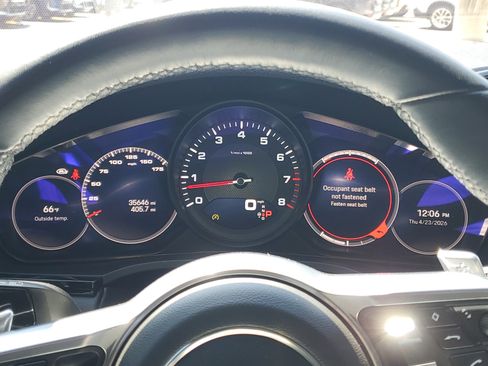 Used 2022 Porsche Cayenne AWD/4WD image 14