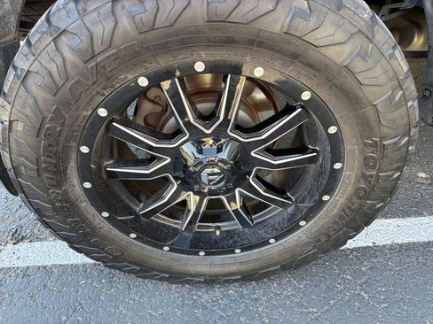 Used 2010 Toyota Tundra 4x4 Double Cab image 16