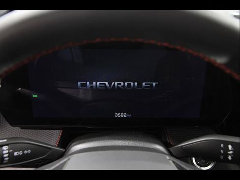 Used 2025 Chevrolet Equinox RS w/ Convenience Package III FWD image 8