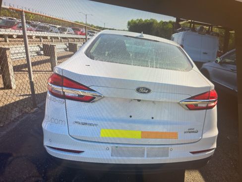 Used 2019 Ford Fusion SE image 11