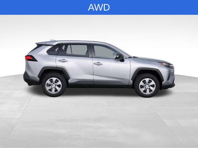 Used 2025 Toyota RAV4 LE AWD/4WD image 8