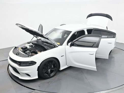 Used 2019 Dodge Charger Scat Pack RWD image 34
