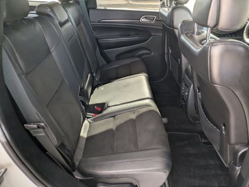 Used 2018 Jeep Grand Cherokee Altitude AWD/4WD image 20