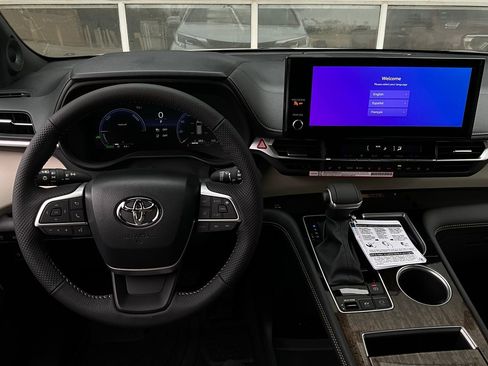 New 2026 Toyota Sienna Limited image 16