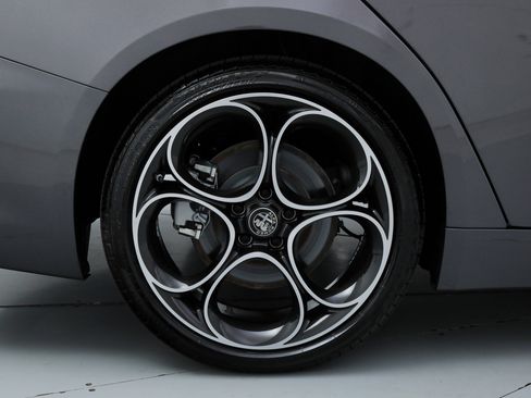 New 2025 Alfa Romeo Giulia w/ Driving Assist Package RWD image 21