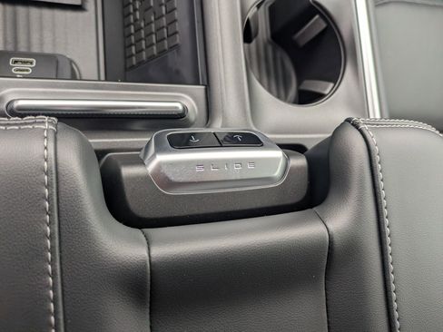 New 2025 Ford Expedition Max Platinum w/ Driver's Package image 27